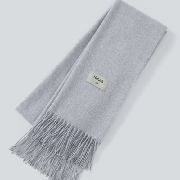 🆕 Halara Grey Knit Fringe Casual Scarf NWT Neutral Minimalist Aesthetic - Picture 5 of 5